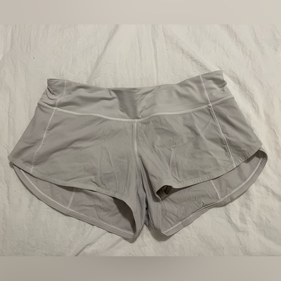 lululemon speed up shorts 2.5 - Picture 2 of 2